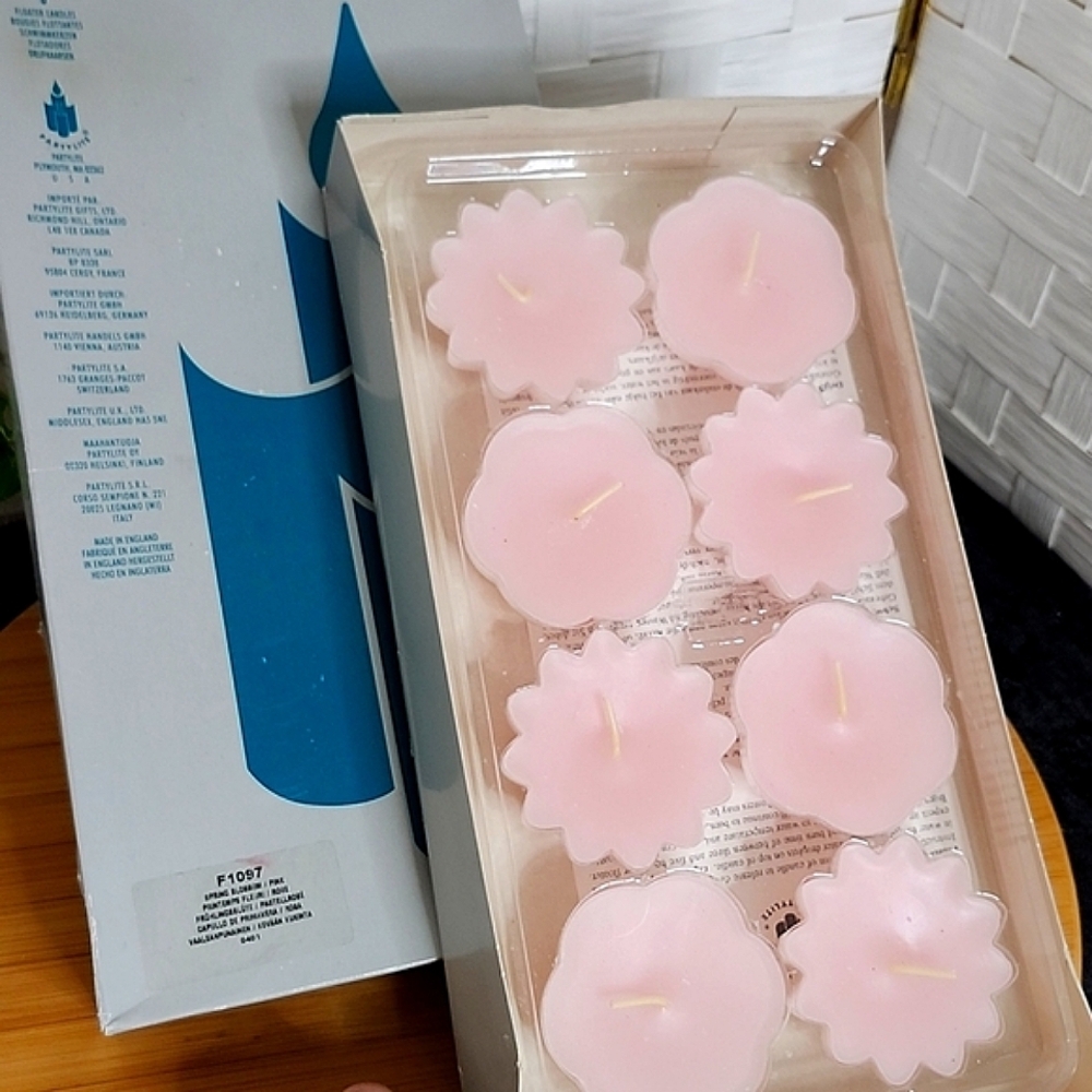 👉*NWT* 8 PARTYLITE PINK FLOATER CANDLES ~SPRING BLOSSOM #F1097